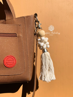 Handmade White Shell Cluster Keychain 2