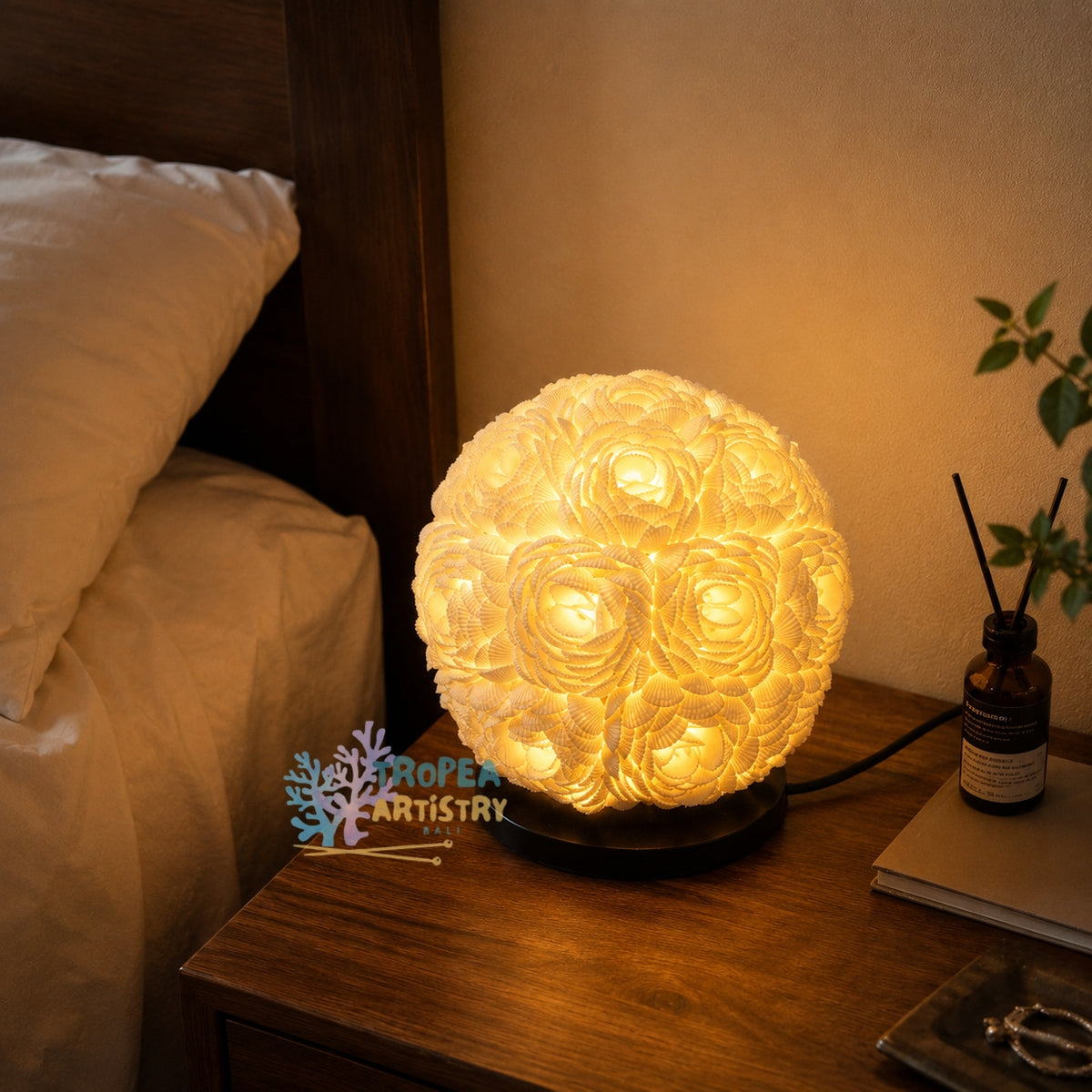 Round Seashell Flower Bedside Lamp